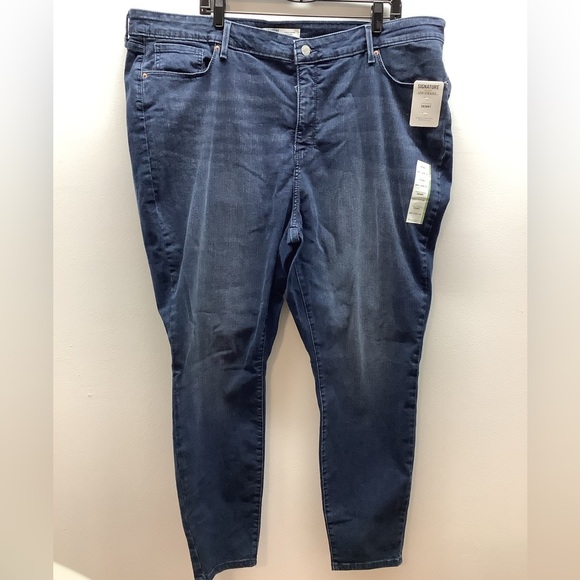 Signature Gold Size 26M Levi Strauss Totally Shaping Skinny Jeans. New - Picture 1 of 8
